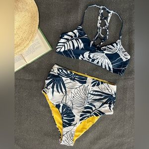 Cupshe blue and white bikini with high waisted bottoms